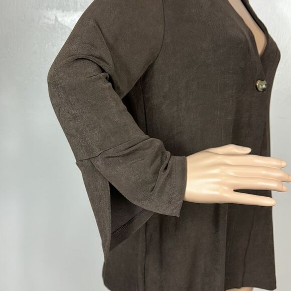 Chico’s Travelers Chocolate Brown Single Button Closure Cardigan Size M - Picture 3 of 9